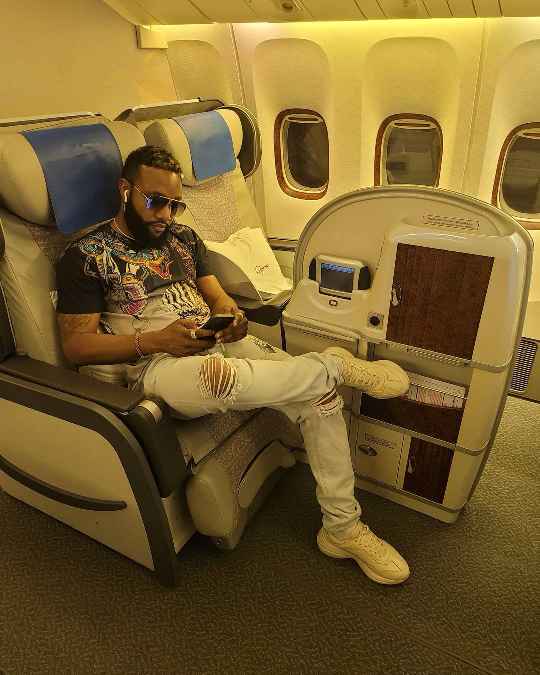 Kcee And Younger Brother E-money Slammed N15m Fine For Alleged Stealing