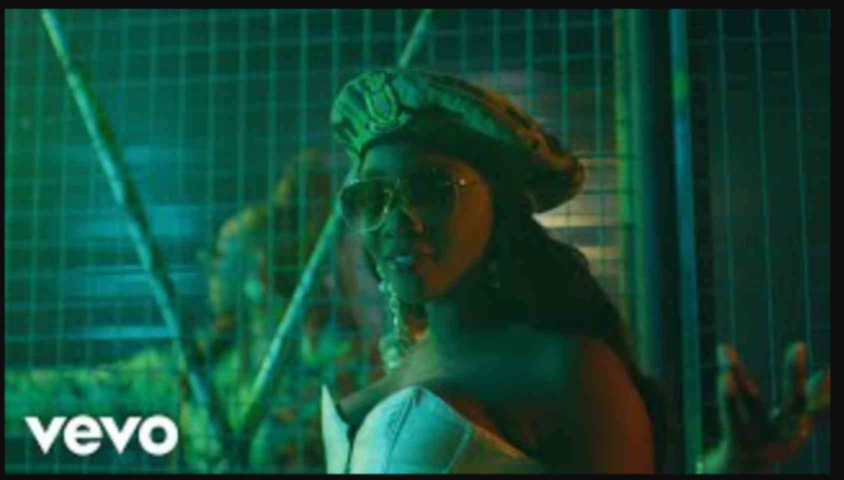 Simi ft. Fave – Loyal (Video)